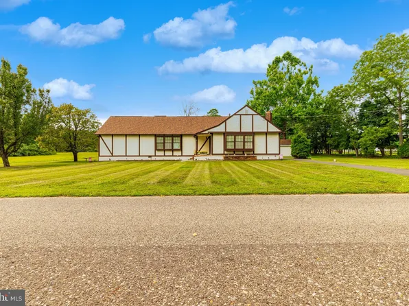 2330 Broadlane Rd, Williamstown, NJ 08094