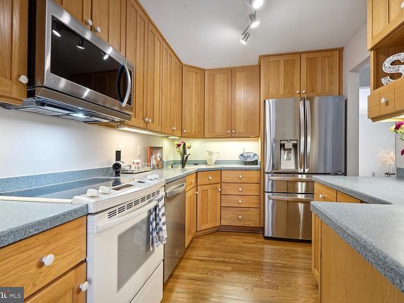 2nd image of 5904 Langton Dr