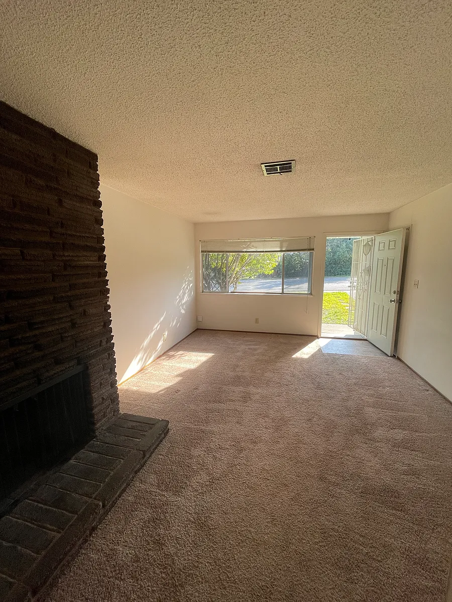 Building Photo - 7177 Palm Ave #7177