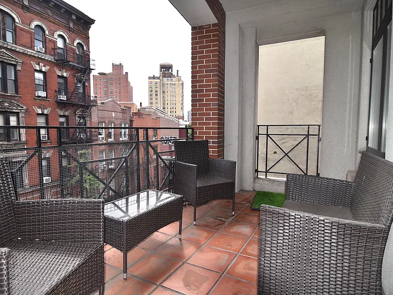 2 Jones St #402 — Photo 7