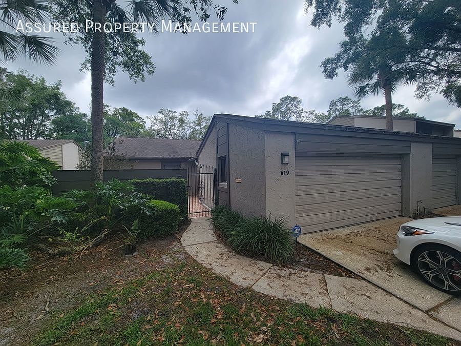 1st image of 619 Woodridge Dr