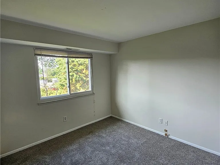 71 E Sprague Rd #8 — Photo 9