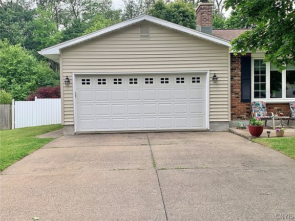 3rd image of 706 Mapledale Ave