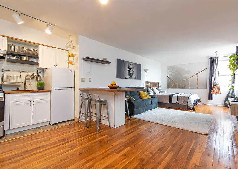 8700 Boulevard East #5A