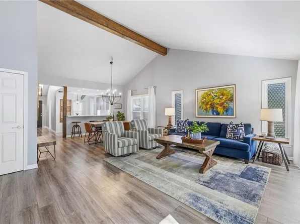 12843 Cambridge Rd, Leawood, KS 66209