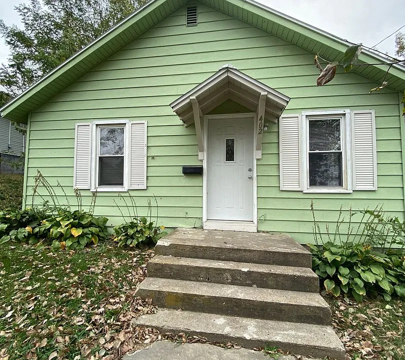 402 Pine St