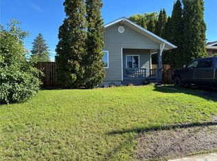 944 Brown St, Moose Jaw, SK S6H2Z2