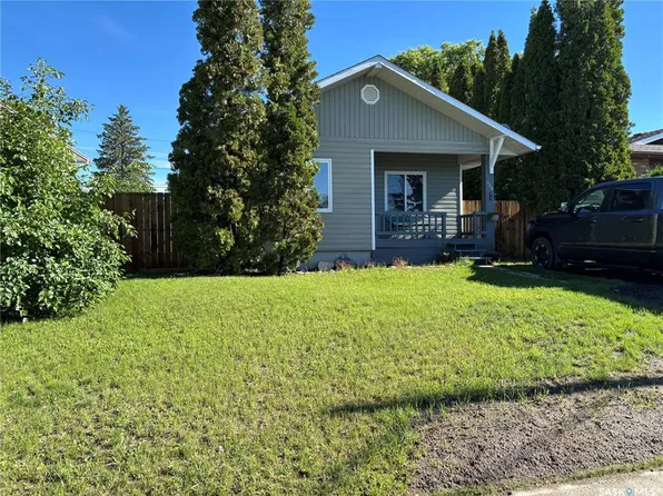 944 Brown STREET, Moose Jaw, SK S6H 2Z2