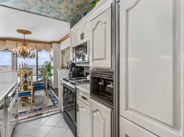 166-25 Powell Cove Boulevard image 15 of 18