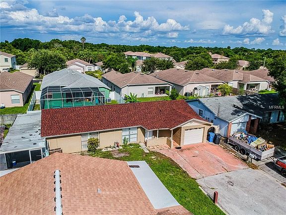 3rd image of 10101 Chimney Hill Ct