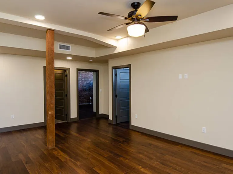 203 W Commercial St #3B — Photo 5