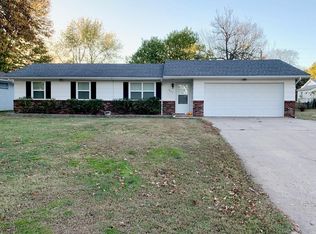 1617 Glenwood Pl, Carthage, MO 64836