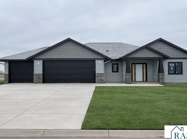 53 Evergreen Ln, Madison Lake, MN 56063