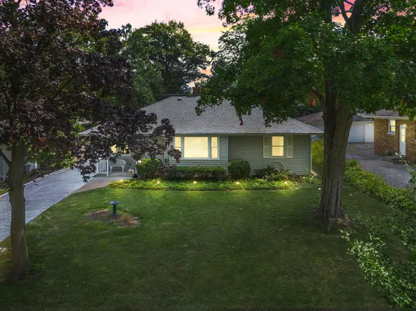 123 N Washington St, Westmont, IL 60559