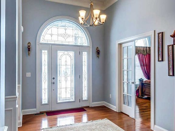 2nd image of 106 Plantation Dr