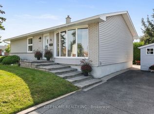 14 Bertona St, Ottawa, ON K2G 0W1