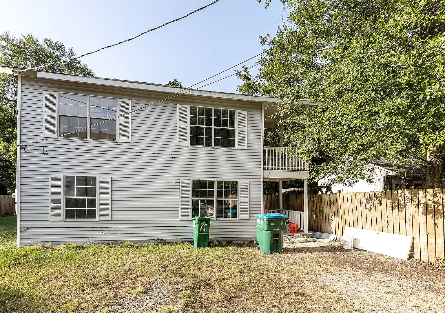 905 Sarrazin Avenue — Photo 1