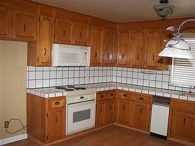 3rd image of 2111 Aspen Grove Dr