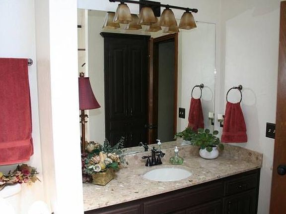 2nd Bathroom