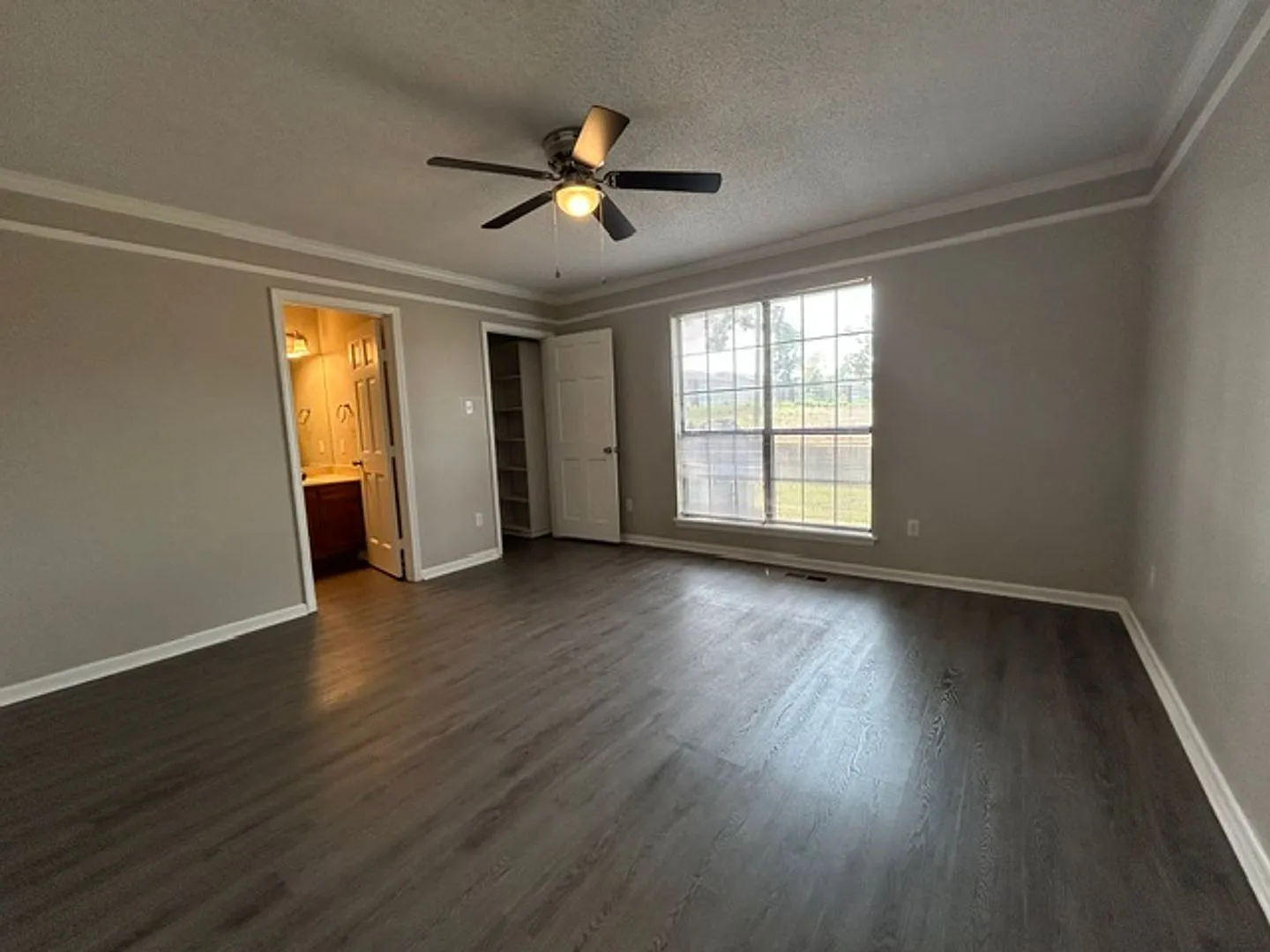 3 bed, 2.0 bath, 1424 sqft, $1,525 — Photo 4
