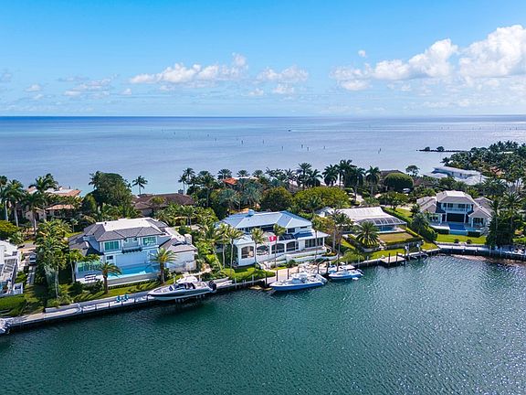 3rd image of 35 Angelfish Cay Dr