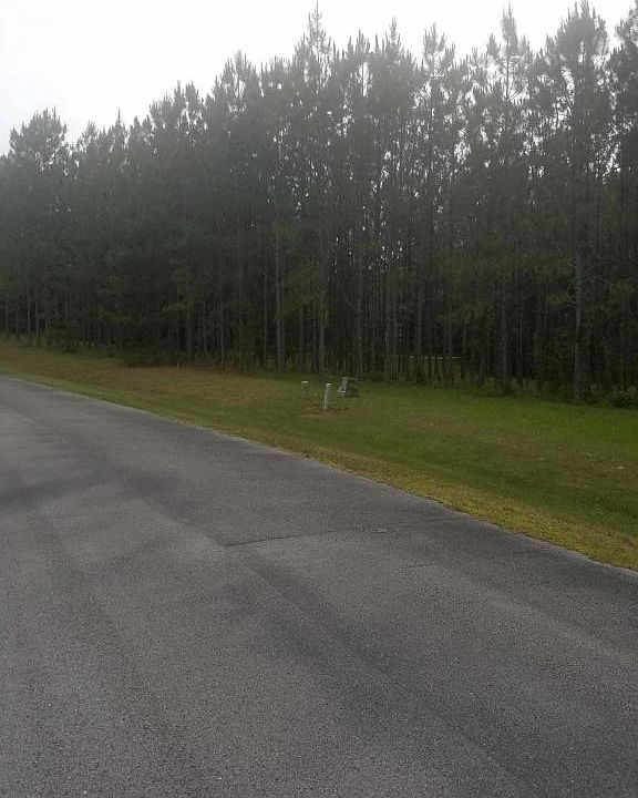 1st image of 3426 N Canterbury Lake Dr