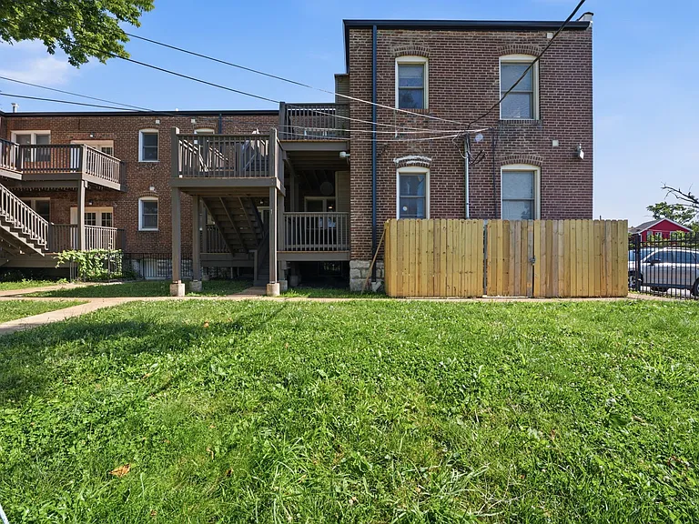 5744 Pershing Ave #1W — Photo 18