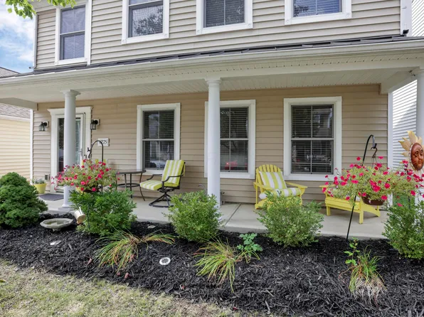 4275 White Spruce Ln, Grove City, OH 43123