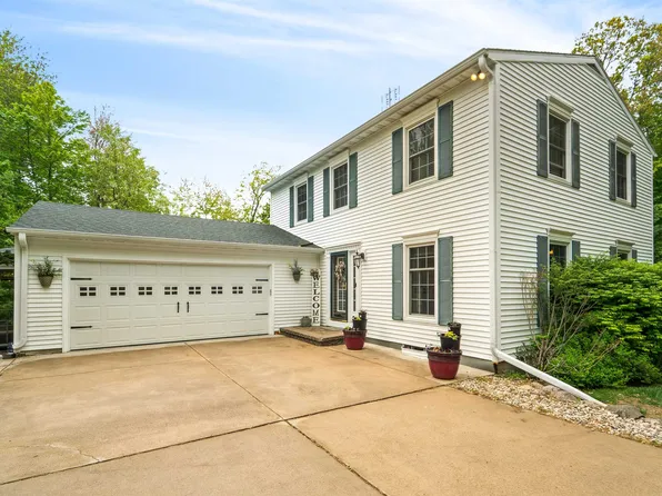 E2538 Nelson Rd, Waupaca, WI 54981