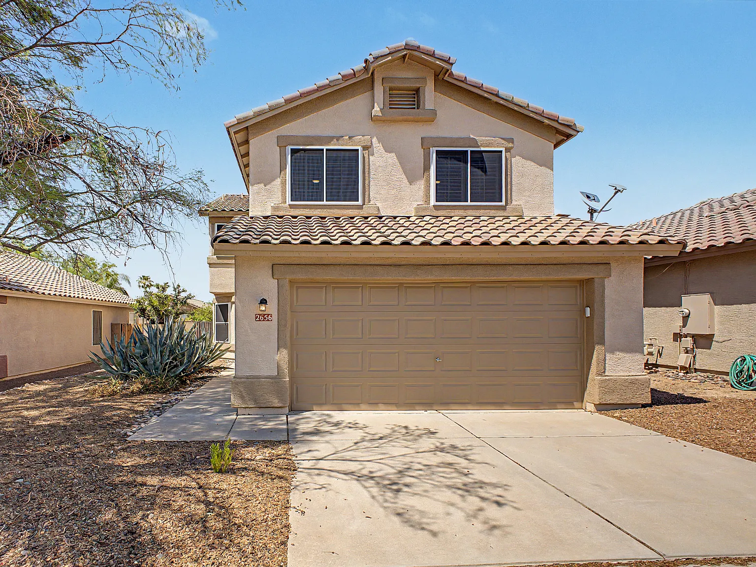 4 bed, 2.5 bath, 2100 sqft, $2,400 — Photo 2