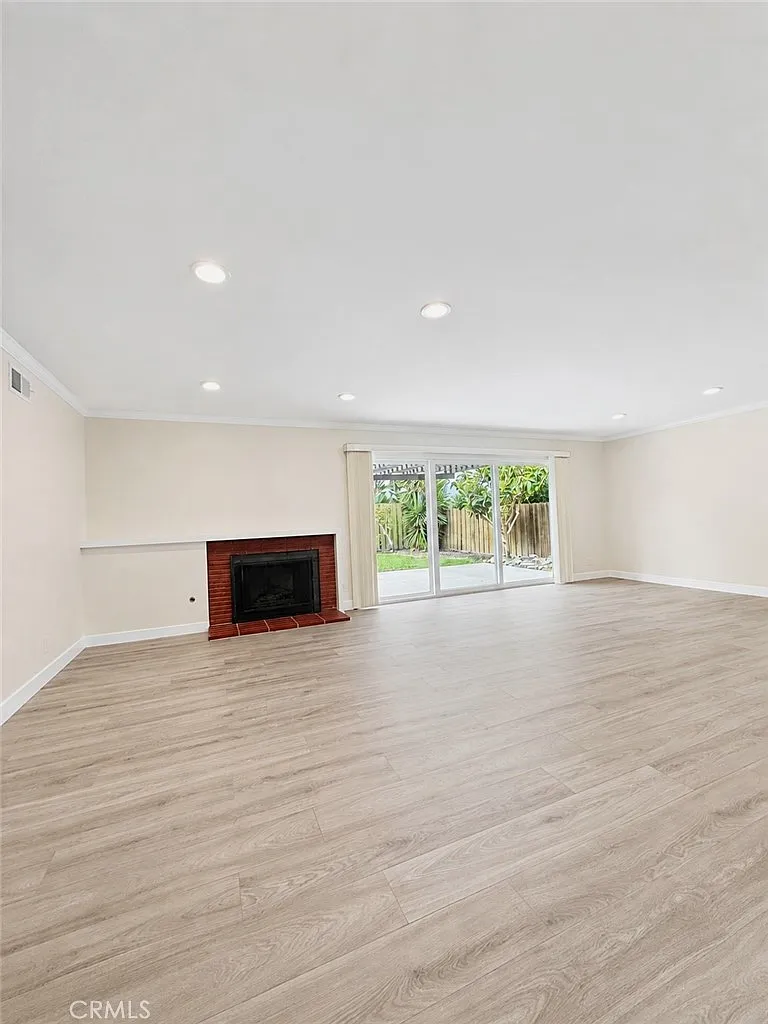 3 bed, 1434 sqft, $5,500 — Photo 4