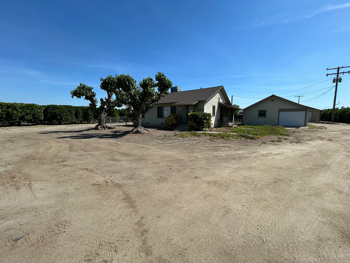 Building Photo - 33810 Road 140