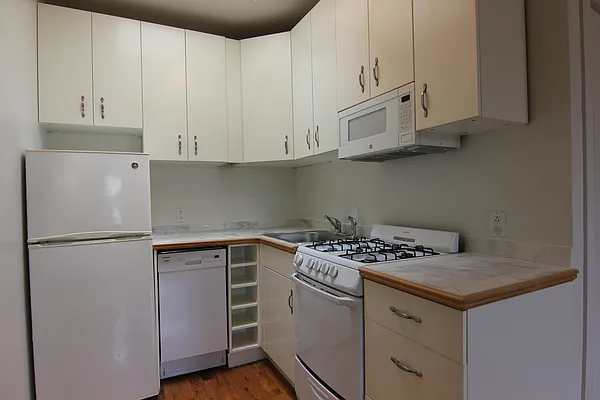 Rented by GPA Realty | media 22