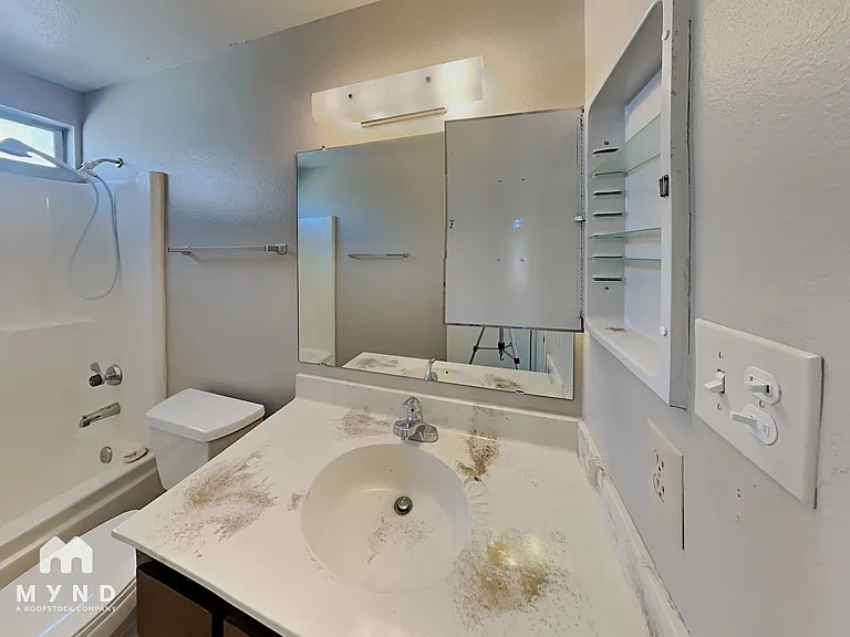 4250 E Kiowa St — Photo 22
