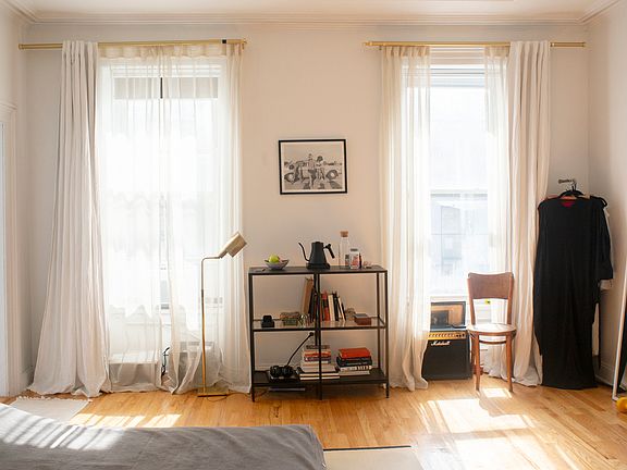 4th image of 788 Manhattan Ave #2B