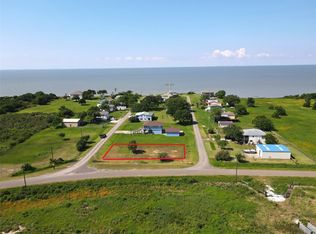 102 Ouisa St, Anahuac, TX 77514