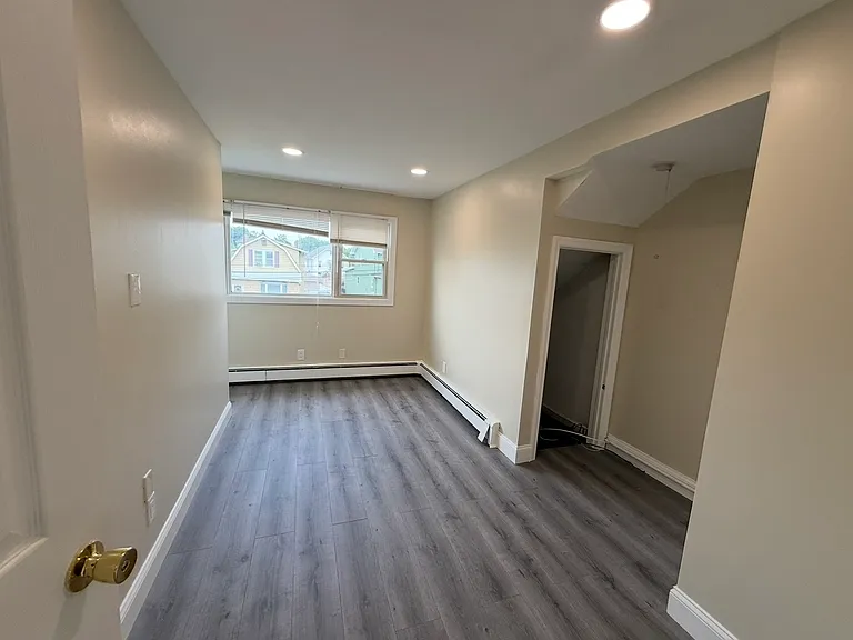 614 6th Ave #2 — Photo 6
