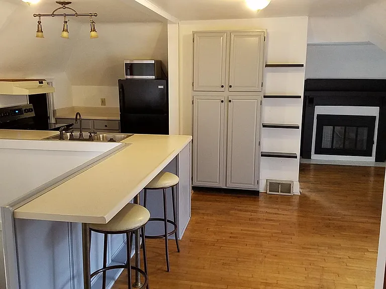 119 W Sycamore St #3 — Photo 1
