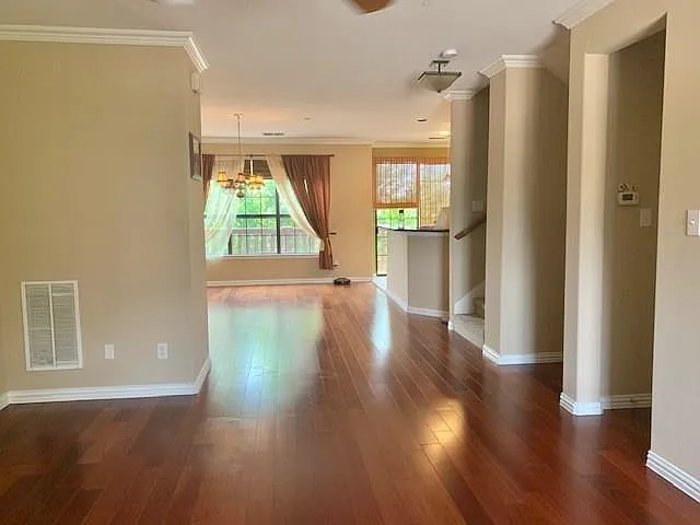 1550 Biltmore Ln — Photo 4