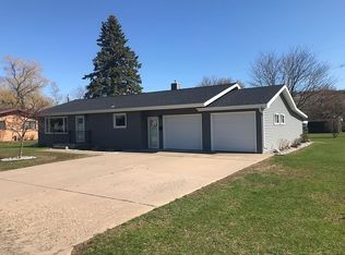 915 Blaine St, Iron Mountain, MI 49801
