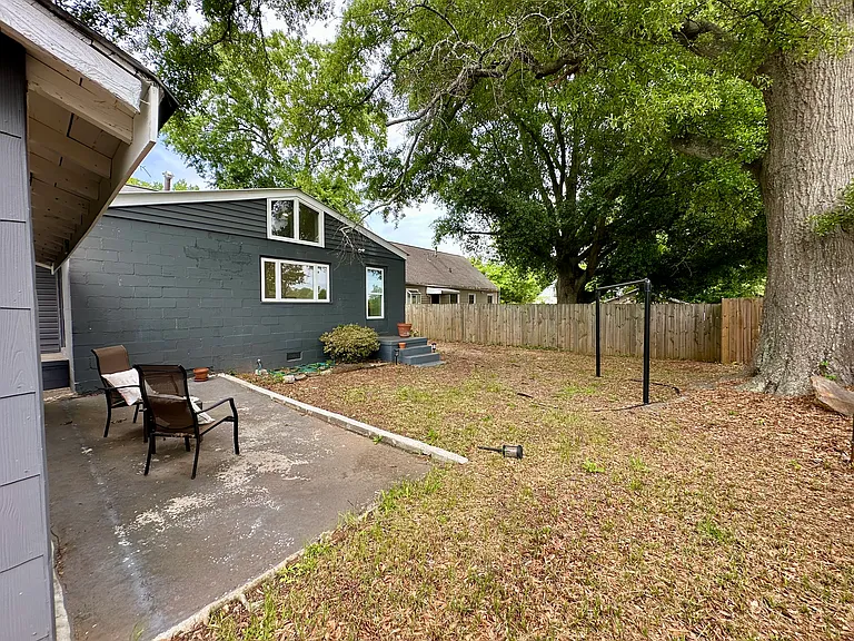 1466 Hardin Ave — Photo 43