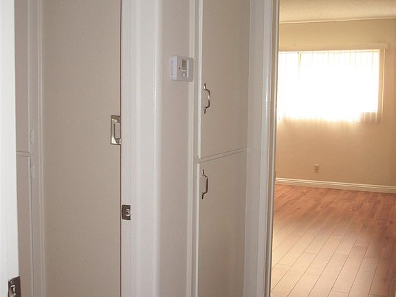 3rd image of 275 S Oakland Ave APT 305