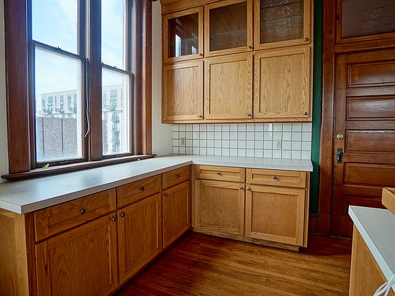 5th image of 201-100 W Hopkins St