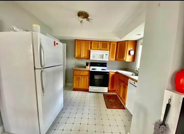 16 Hillcrest St #1 — Photo 11