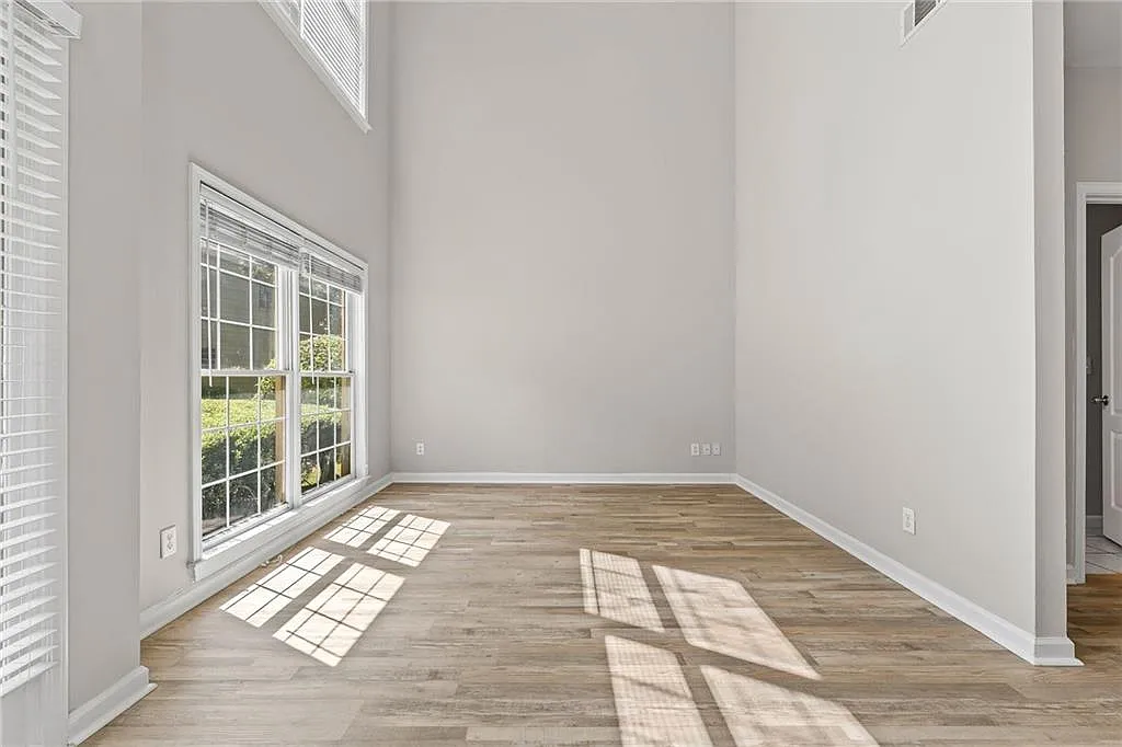 4 bed, 3.0 bath, 2988 sqft, $2,800 — Photo 4