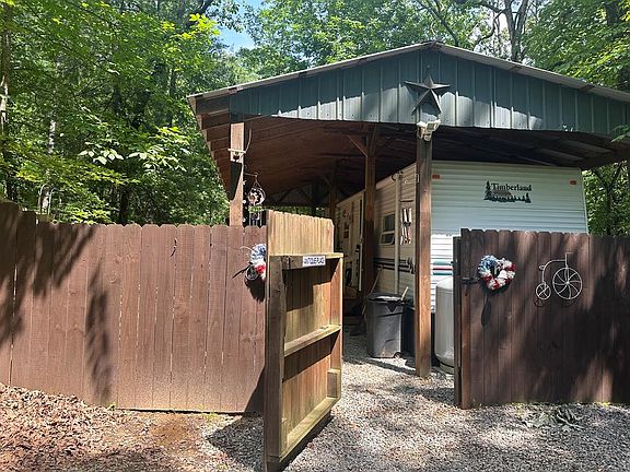 2nd image of 126 25th St