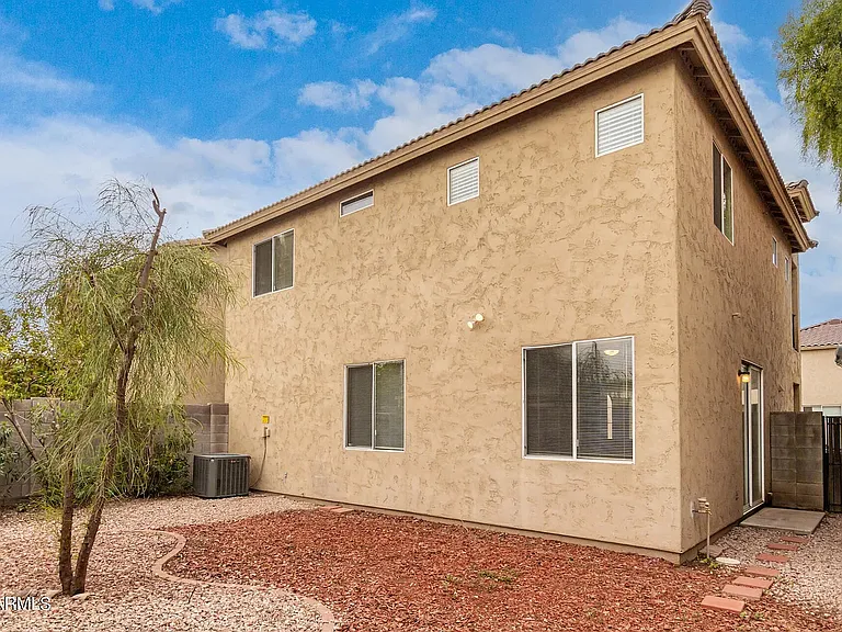 5125 S 15th Pl — Photo 15
