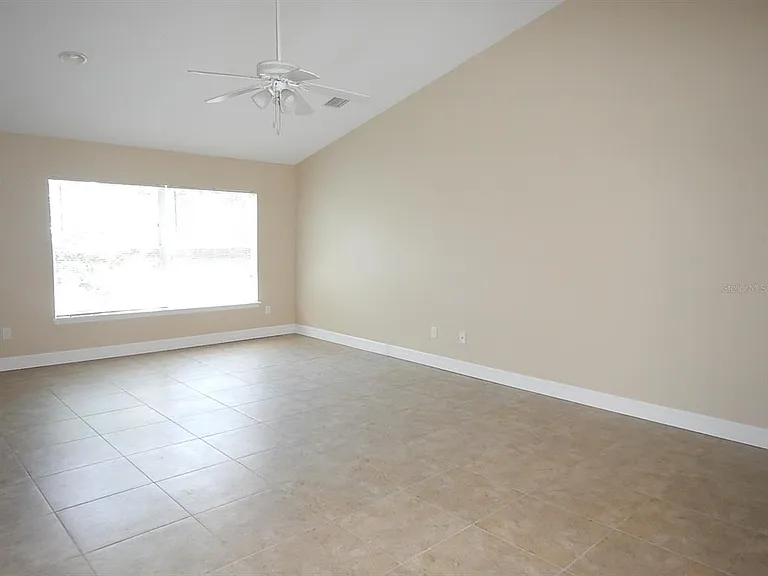 453 W Desoto St — Photo 3