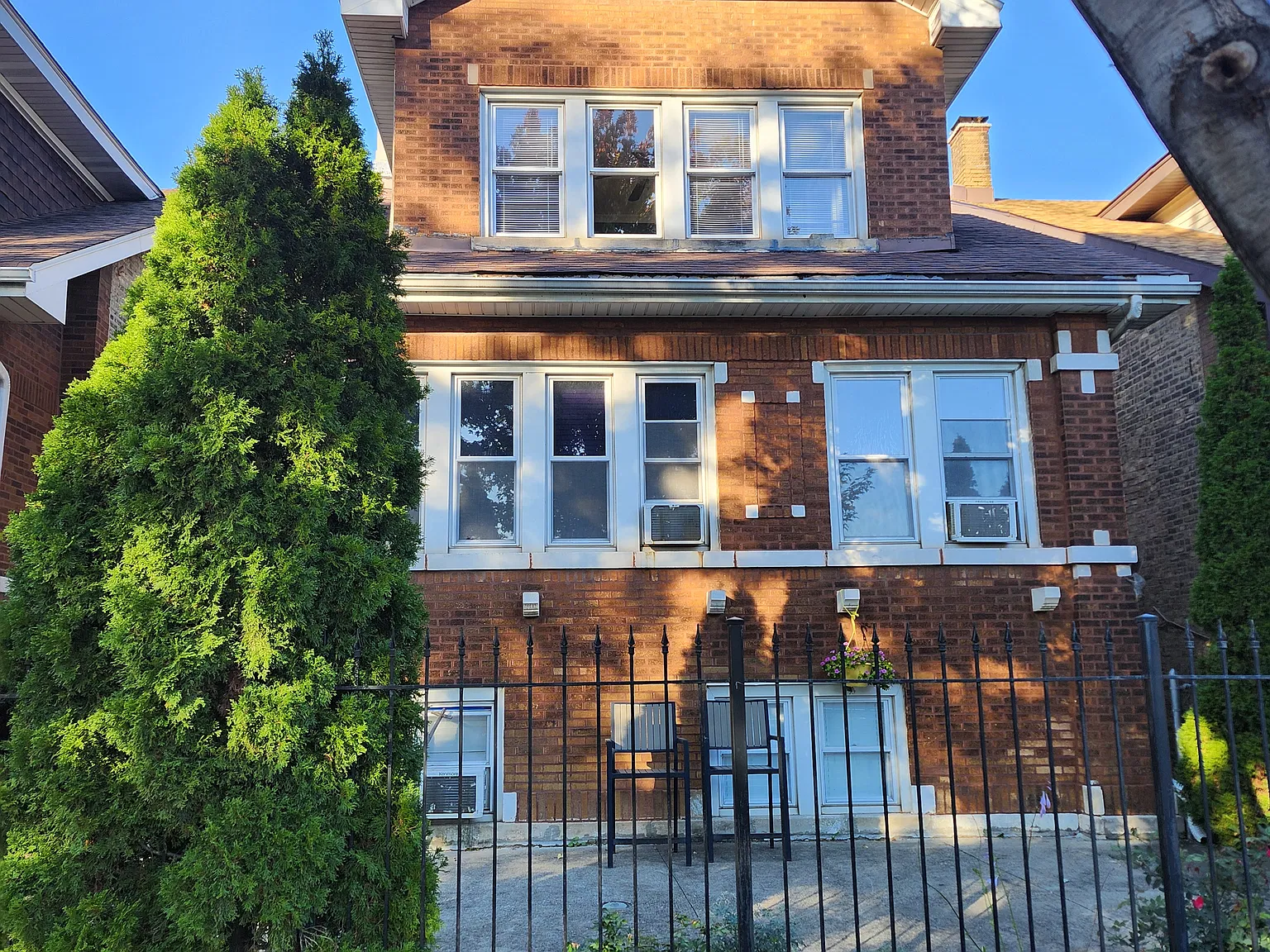 2 bed, $1,300 — Photo 2