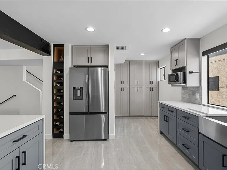 18417 Collins St #D — Photo 21